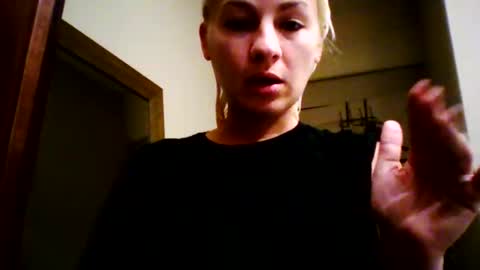 Snapshot of prettybabypetite chatting on November 16, 5:35 am Missy Jack online show from November 16, 5:35 am