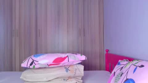 Snapshot of prettybigclit_ebony chatting on October 26, 6:30 am prettybigclit_ebony online show from October 26, 6:30 am