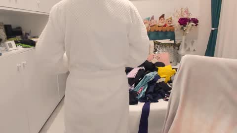 Snapshot of prettyblackeyes chatting on February 20, 7:01 am wilma online show from February 20, 7:01 am