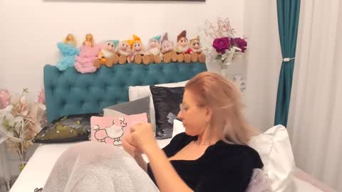 Snapshot of prettyblackeyes chatting on February 28, 9:47 am wilma online show from February 28, 9:47 am