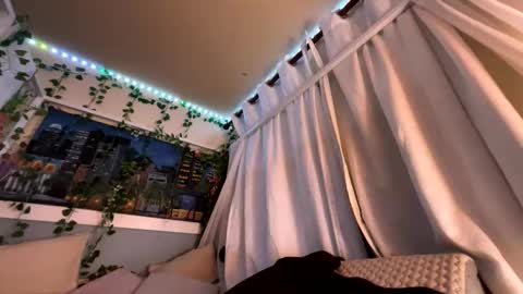 prettyblackgal online show from December 19, 7:15 am