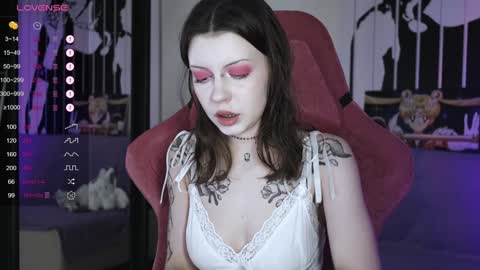 Violet online show from January 4, 12:05 pm