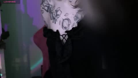 Violet online show from February 8, 8:45 pm