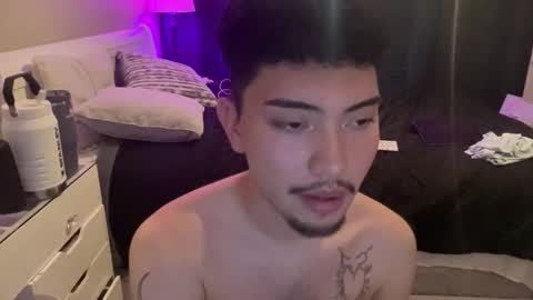 Snapshot of prettyboyken chatting on April 19, 11:51 pm boy ken online show from April 19, 11:51 pm