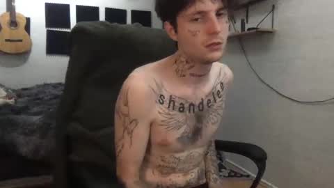 Snapshot of prettyboyszn chatting on December 10, 6:44 am pretty boy online show from December 10, 6:44 am