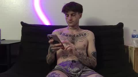 Snapshot of prettyboyszn chatting on November 23, 3:06 am pretty boy online show from November 23, 3:06 am