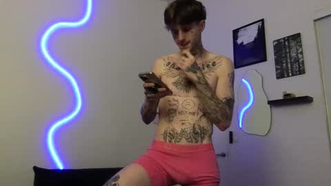 Snapshot of prettyboyszn chatting on November 25, 4:23 am pretty boy online show from November 25, 4:23 am