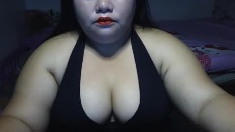 Snapshot of prettycarla_ chatting on April 23, 12:23 am prettycarla online show from April 23, 12:23 am