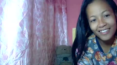 Snapshot of prettychoux chatting on July 20, 5:44 am prettychoux online show from July 20, 5:44 am