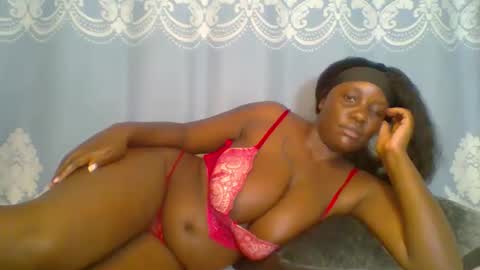 Snapshot of prettydarkskin002 chatting on April 13, 8:36 pm SHANIA online show from April 13, 8:36 pm