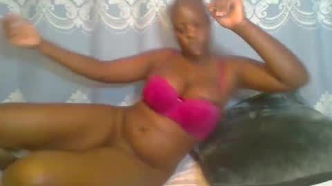 Snapshot of prettydarkskin002 chatting on April 14, 10:16 pm SHANIA online show from April 14, 10:16 pm