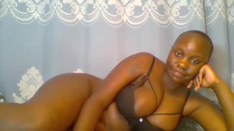 Snapshot of prettydarkskin002 chatting on April 18, 7:07 pm SHANIA online show from April 18, 7:07 pm