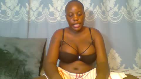 Snapshot of prettydarkskin002 chatting on April 23, 7:38 pm SHANIA online show from April 23, 7:38 pm
