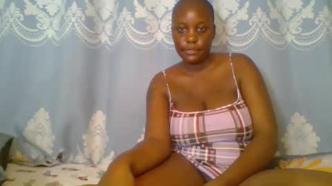 Snapshot of prettydarkskin002 chatting on April 25, 2:47 pm SHANIA online show from April 25, 2:47 pm