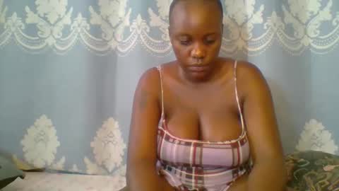 Snapshot of prettydarkskin002 chatting on April 26, 5:38 am SHANIA online show from April 26, 5:38 am