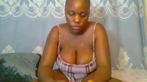 Snapshot of prettydarkskin002 chatting on April 26, 6:27 pm SHANIA online show from April 26, 6:27 pm