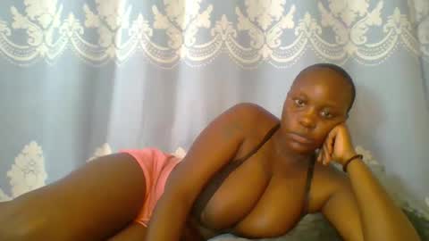 Snapshot of prettydarkskin002 chatting on May 3, 9:15 am SHANIA online show from May 3, 9:15 am