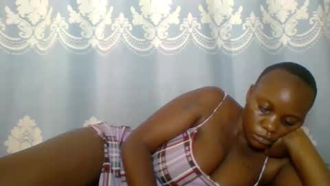 Snapshot of prettydarkskin002 chatting on May 4, 9:38 am SHANIA online show from May 4, 9:38 am