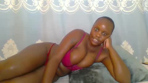 Snapshot of prettydarkskin002 chatting on May 10, 9:36 am SHANIA online show from May 10, 9:36 am