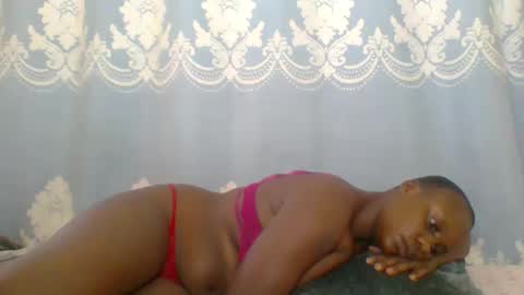 Snapshot of prettydarkskin002 chatting on May 12, 10:56 am SHANIA online show from May 12, 10:56 am