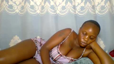 Snapshot of prettydarkskin002 chatting on May 24, 3:44 am SHANIA online show from May 24, 3:44 am