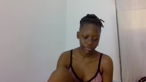 prettydollk_dons online show from April 25, 10:40 am