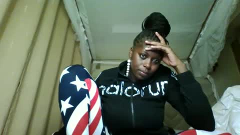 prettydulce online show from February 18, 4:36 pm