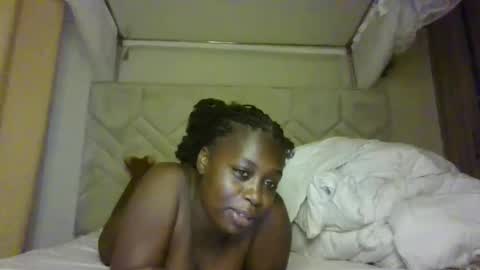prettydulce online show from April 1, 4:02 am
