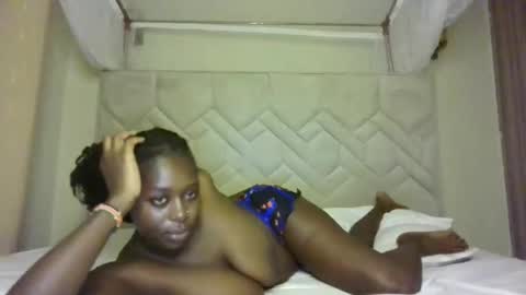 prettydulce online show from May 1, 3:22 am