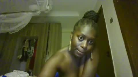 Snapshot of prettydulce chatting on May 31, 2:13 pm prettydulce online show from May 31, 2:13 pm