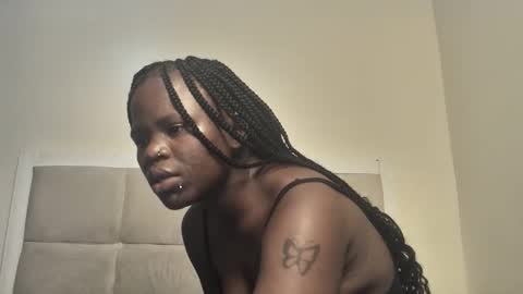 Snapshot of prettyeve25 chatting on October 10, 4:39 pm eve online show from October 10, 4:39 pm