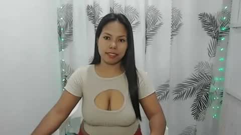Snapshot of prettygirl_ynna chatting on November 16, 10:37 pm prettygirl_ynna online show from November 16, 10:37 pm