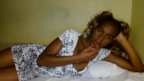 Snapshot of prettygoddess1 chatting on June 18, 2:12 am Mary online show from June 18, 2:12 am