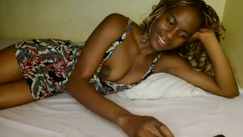 Snapshot of prettygoddess1 chatting on June 22, 3:25 am Mary online show from June 22, 3:25 am