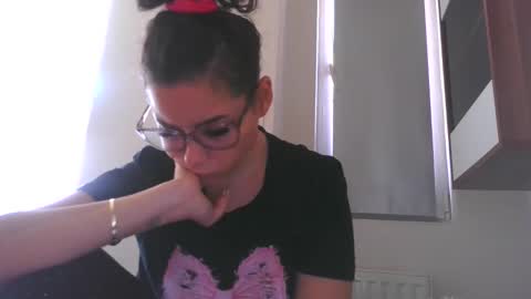 prettyjulliette online show from October 17, 9:23 am