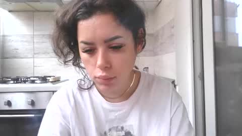 prettyjulliette online show from November 10, 11:42 am