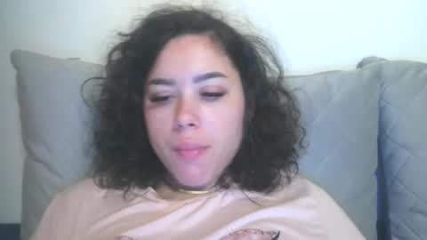 prettyjulliette online show from December 3, 12:36 pm