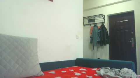 prettyjulliette online show from December 5, 5:31 pm