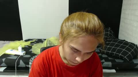 Snapshot of prettykate_04 chatting on February 10, 5:52 pm Kate online show from February 10, 5:52 pm