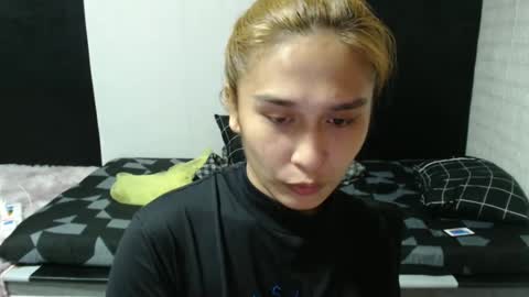 Snapshot of prettykate_04 chatting on February 12, 8:27 am Kate online show from February 12, 8:27 am