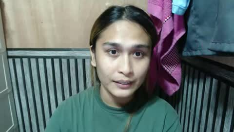 Snapshot of prettykate_04 chatting on October 22, 7:19 am Kate online show from October 22, 7:19 am