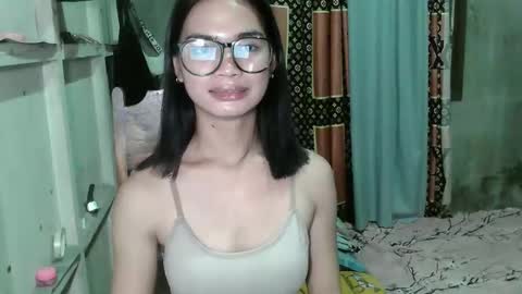 prettykhelcy online show from April 13, 1:49 pm