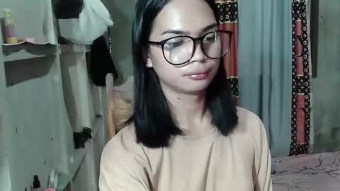 prettykhelcy online show from April 27, 1:25 am
