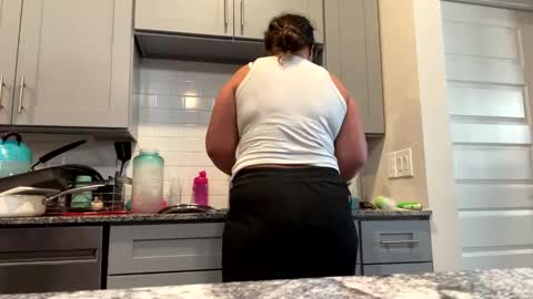 prettylatinamomma01 online show from November 4, 6:07 pm