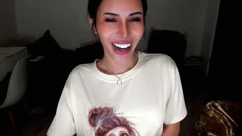 Snapshot of prettylittlesuckerr chatting on September 22, 7:32 am Jovill Mays online show from September 22, 7:32 am
