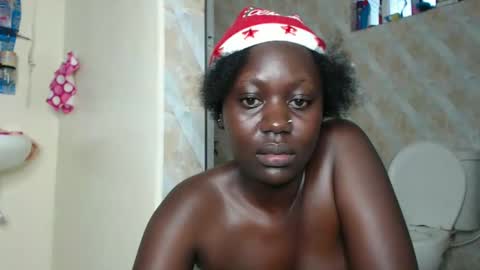 Snapshot of prettyliz1999 chatting on December 24, 4:44 am Lizzy online show from December 24, 4:44 am