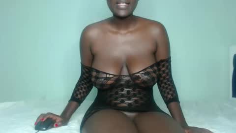 Snapshot of prettyliz1999 chatting on January 13, 7:10 pm Lizzy online show from January 13, 7:10 pm