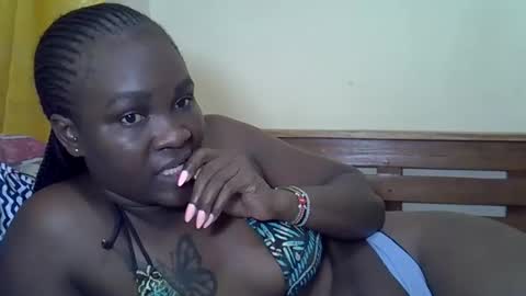 Snapshot of prettyliz30 chatting on May 14, 10:05 pm LILIAN online show from May 14, 10:05 pm