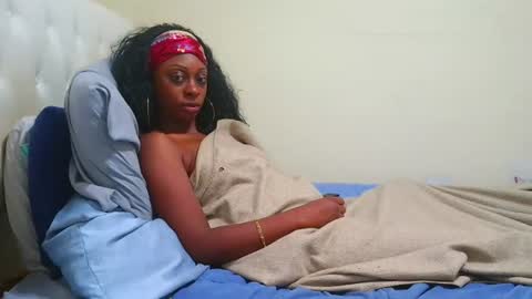 Snapshot of prettylondond chatting on July 14, 2:05 am prettylondond online show from July 14, 2:05 am