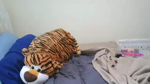 Snapshot of prettylondond chatting on July 28, 8:52 pm prettylondond online show from July 28, 8:52 pm